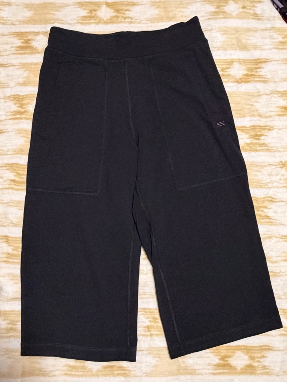 Lululemon Black Men's Capri Yoga Pants with Pockets Size Small